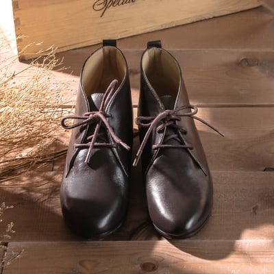 karine(MIT台灣製)全真皮經典綁帶德比短靴-深咖啡色3