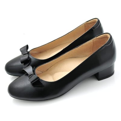 karine(MIT台灣製)全真皮蝴蝶結粗低跟包鞋-黑色1