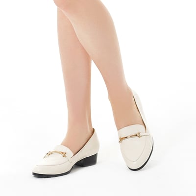 karine(MIT台灣製)全真皮飾釦低跟樂福鞋-起司白3
