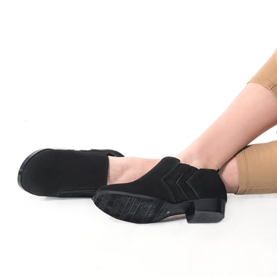 karine(MIT台灣製)全真皮牛巴戈車線拉鍊短靴-黑色7