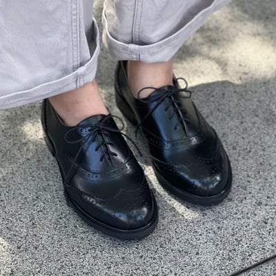 karine(MIT台灣製)全真皮寬楦綁帶雕花牛津鞋-黑色7
