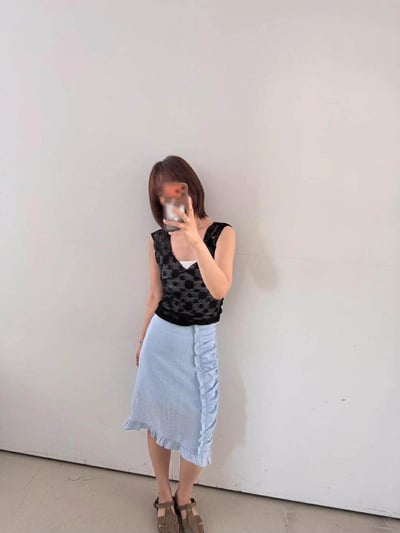 小花V領背心 (黑/白)1