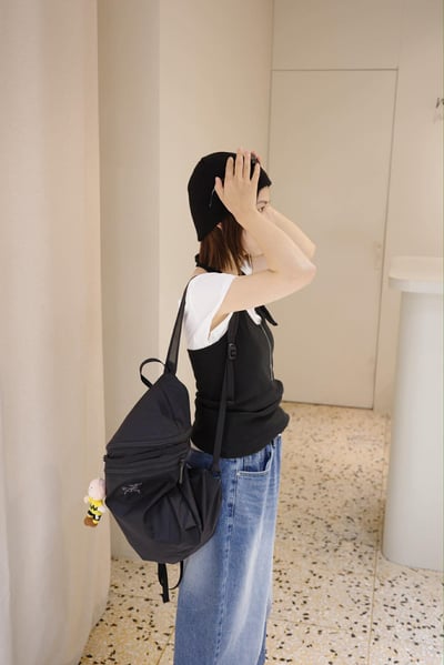 彈性直紋繞頸背心 ( 黑色/酒紅色 )16