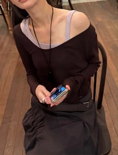 斜挖領薄長袖 ( 4色 )4