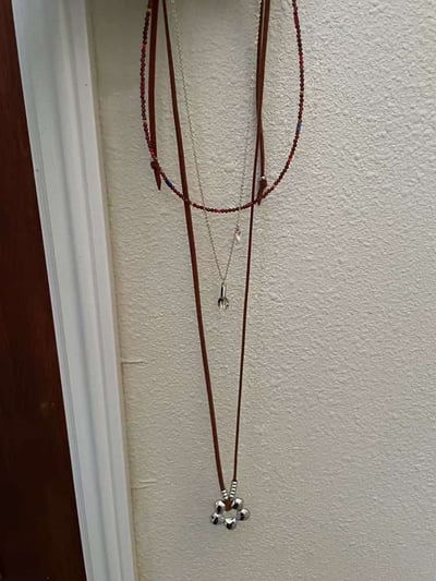 可調咖色麂皮小花長鍊1