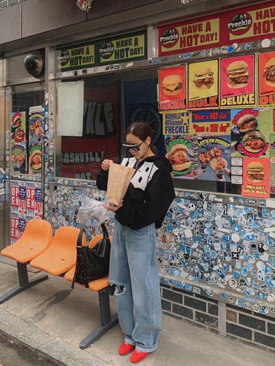 反摺褲頭單邊割破丹寧褲17