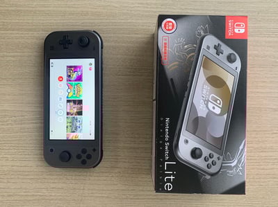 Nintendo任天堂 Switch Lite 二手整新品 隨機附送三組熱門寶可夢遊戲片 享受絕佳樂趣5