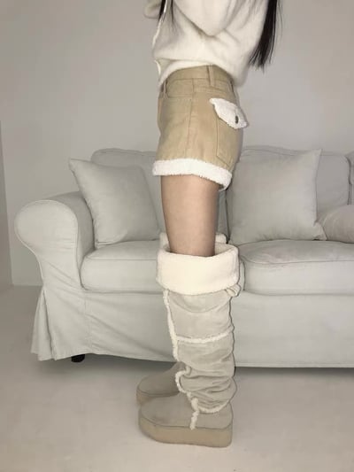 𝐃𝟎𝟗 辣妹！泰迪毛毛短褲🧸（𝟐 𝐜𝐨𝐥𝐨𝐫𝐬）2