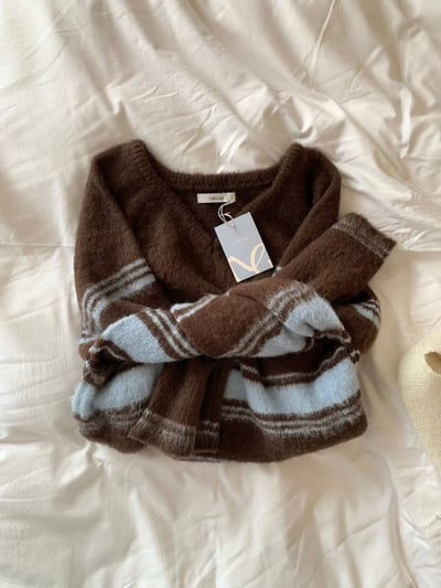 𝐍𝟏𝟗 藍莓千層派條紋毛衣🫐（𝟐 𝐜𝐨𝐥𝐨𝐫𝐬）10