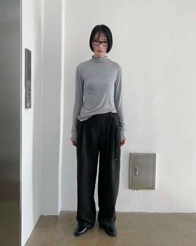 𝐍𝟏𝟏 木耳卷邊條紋打底衣🪶（𝟐 𝐜𝐨𝐥𝐨𝐫𝐬）2