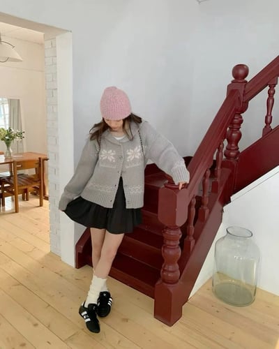 𝐃𝟏𝟑 𝐌𝐞𝐫𝐫𝐲 𝐂𝐡𝐫𝐢𝐬𝐭𝐦𝐚𝐬！聖誕花紋翻領毛衣🧑🏻‍🎄（𝟐 𝐜𝐨𝐥𝐨𝐫𝐬）9