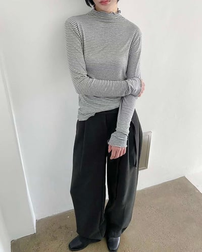 𝐍𝟏𝟏 木耳卷邊條紋打底衣🪶（𝟐 𝐜𝐨𝐥𝐨𝐫𝐬）1