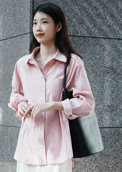 極簡大容量肩背包(真皮)6