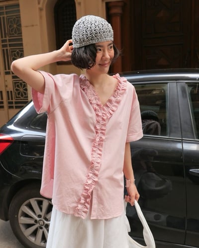 荷邊褶飾V領上衣2