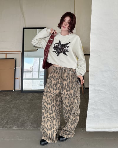 時髦豹紋工裝褲-咖3