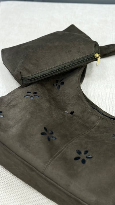 鏤空花朵肩背包-深咖5