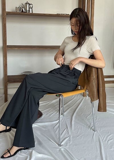 U領質感坑條針織衫2