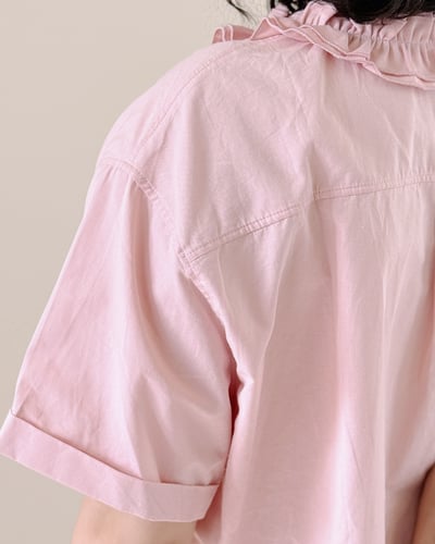 荷邊褶飾V領上衣5