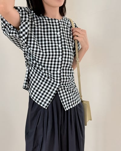 氣質苞袖顯瘦釦衫-黑格5