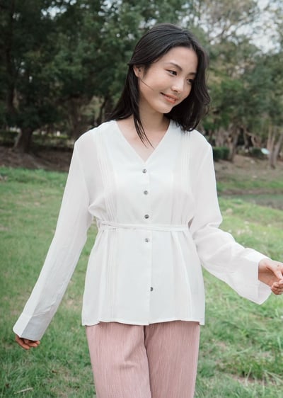 V領百褶襯衫7