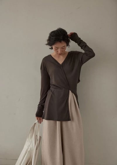 天絲V領剪裁防曬衣1