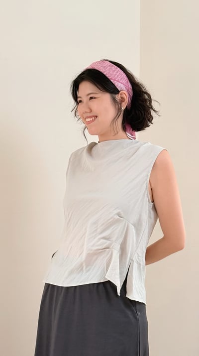 薄潤開衩造型背心2