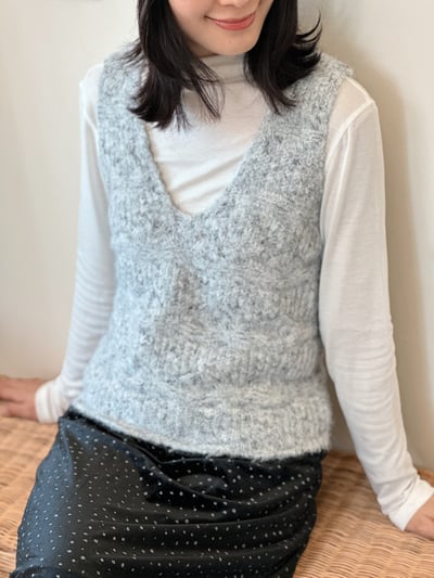 質感V領鉤織背心-花灰4
