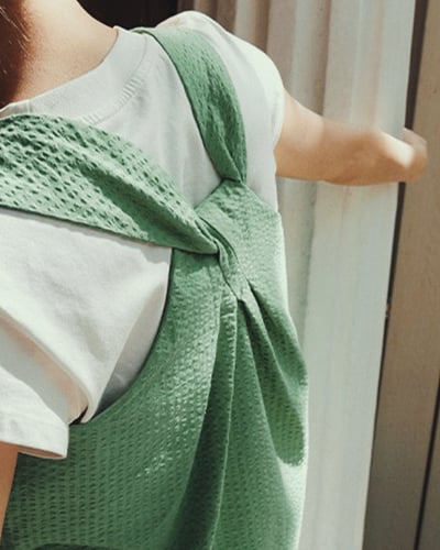 方領剪裁設計洋裝-綠3