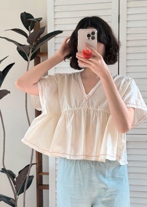 V領浪漫刺繡小衫4