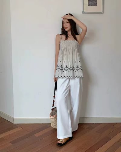 刺繡花邊傘擺上衣-杏1