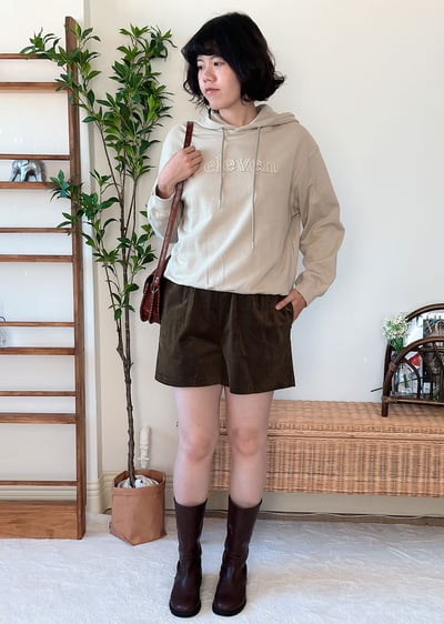 字母寬帽大學T6