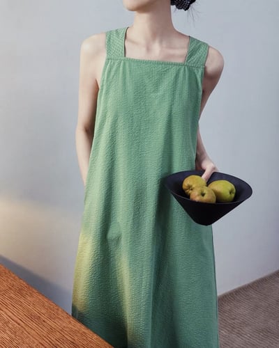 方領剪裁設計洋裝-綠2