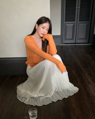 柔霧壓摺鬆緊裙-杏1