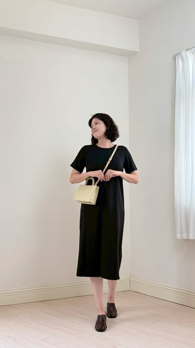 漫步純色後扭結洋裝3