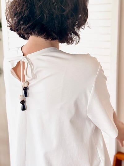 前後穿寬鬆串珠Tee-杏8