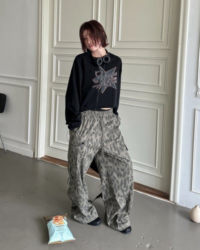 時髦豹紋工裝褲-灰6