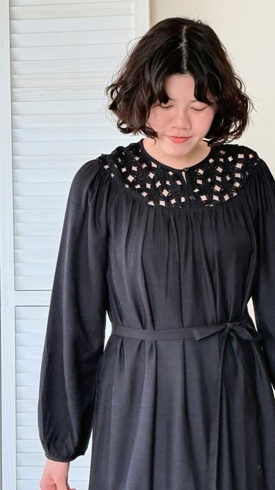 極致棉麻花朵洋裝-黑6