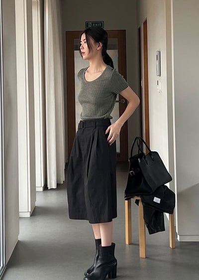 U領質感坑條針織衫7