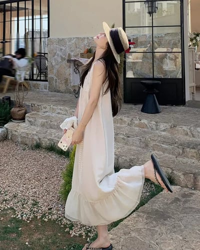 V領蕾絲拼接洋裝3