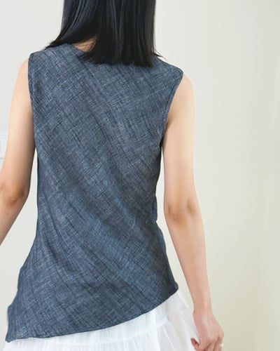 設計款不規則剪裁上衣3