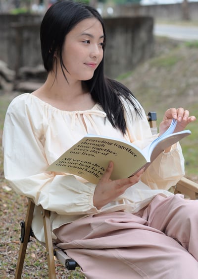 純棉抽繩褶皺上衣4