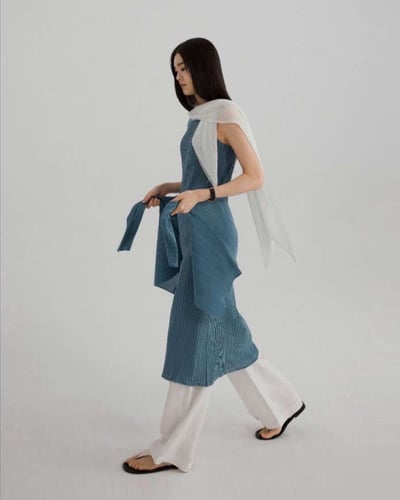 流動壓褶洋裝-藍5