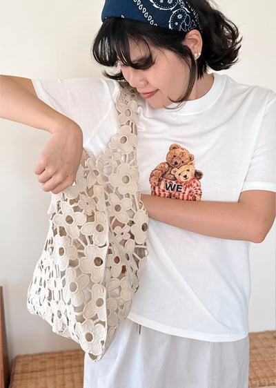 刺繡花花大容量肩背包7