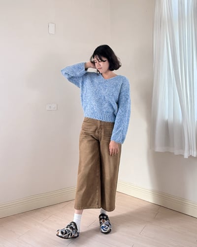 V領花紗羊毛衣-藍5