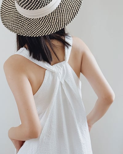 方領剪裁設計洋裝-杏3