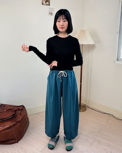 韓國天絲羊毛圓領上衣-黑2