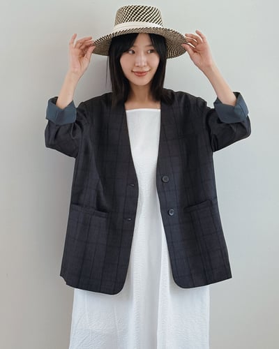 格紋V領寬版西外1