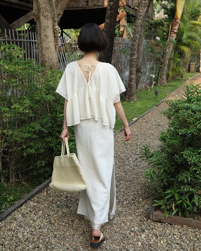 V領浪漫刺繡小衫2