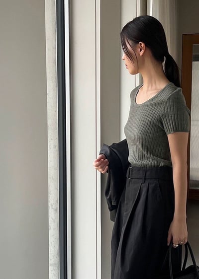 U領質感坑條針織衫6