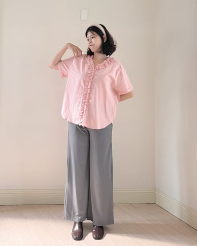 荷邊褶飾V領上衣2